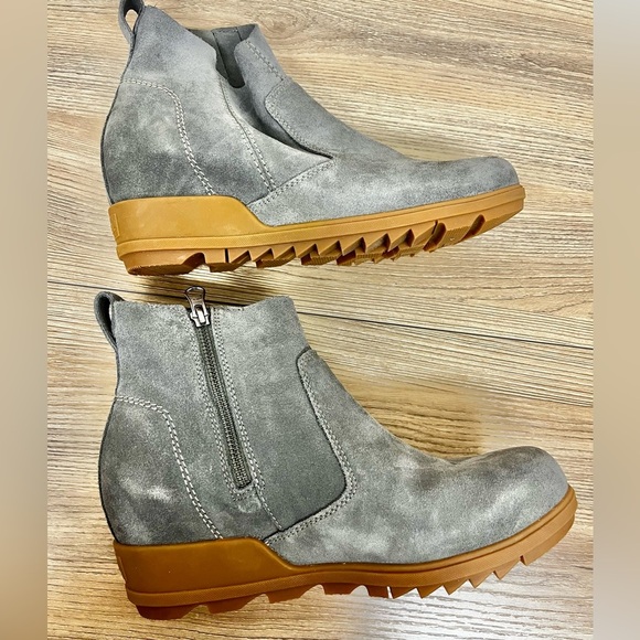 Sorel NEW Evie Waterproof Suede Wedge Booties Gray/Tan - Size 8.5 - Picture 5 of 10